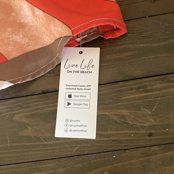 Cupshe Dress - Picture 3 of 7